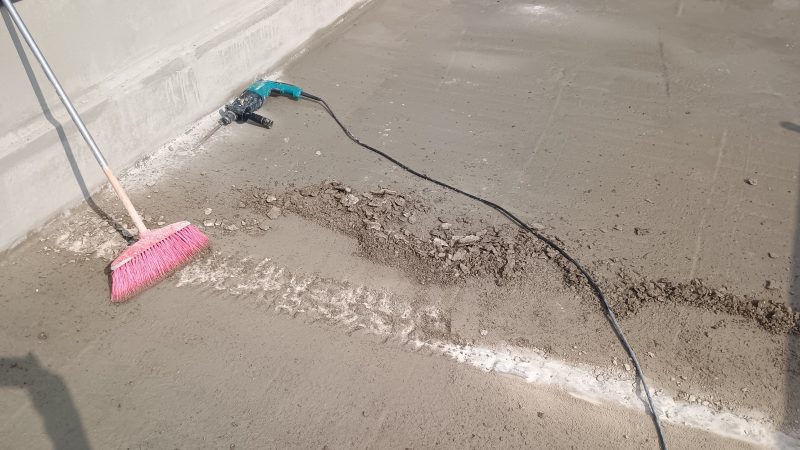 Frezarea și curățarea rostului de turnare înainte de reparație
