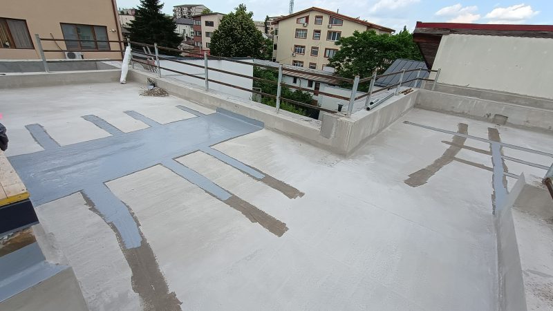 Detaliu al armării rosturilor, cu membrana aplicată în jurul lor